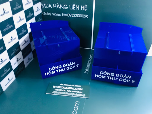 Thùng thư mica từ các màu xanh