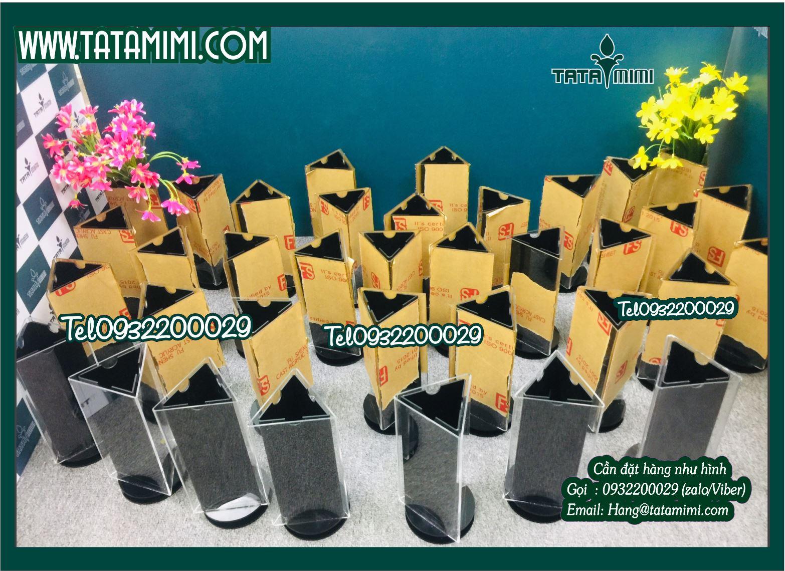 TATAMIMI- Địa chỉ sản xuất kệ mica giá rẻ