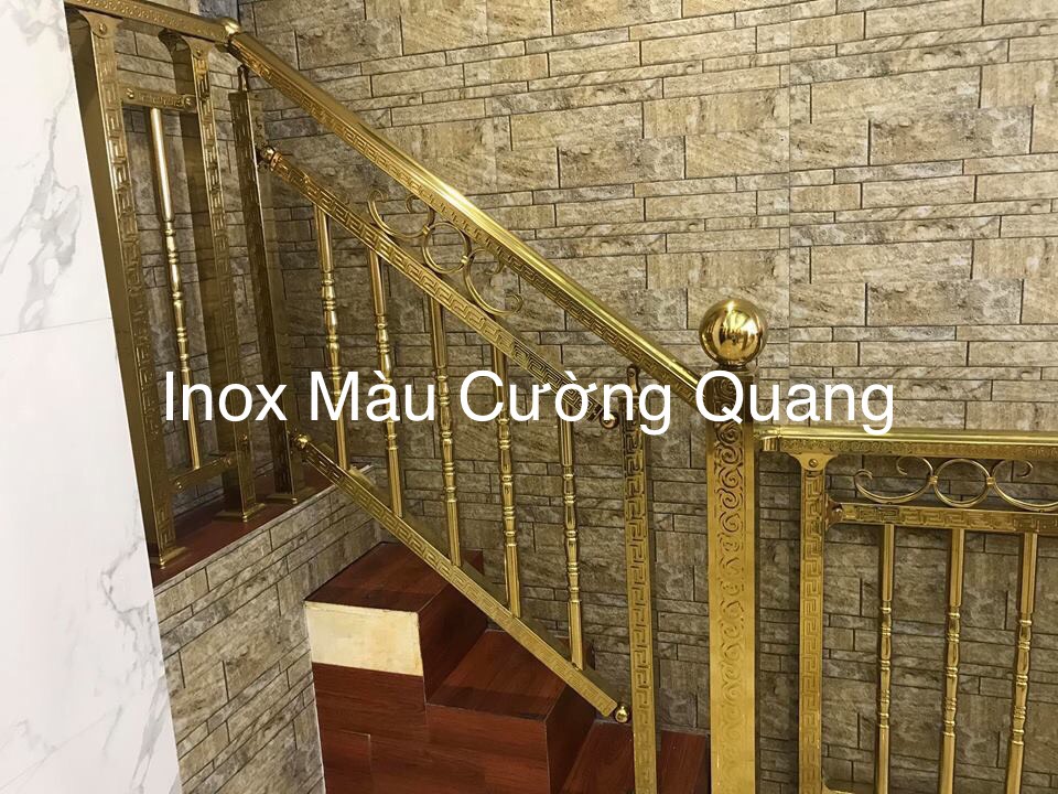 CẦU THANG SỬ DỤNG HỘP INOX MÀU HOA VĂN