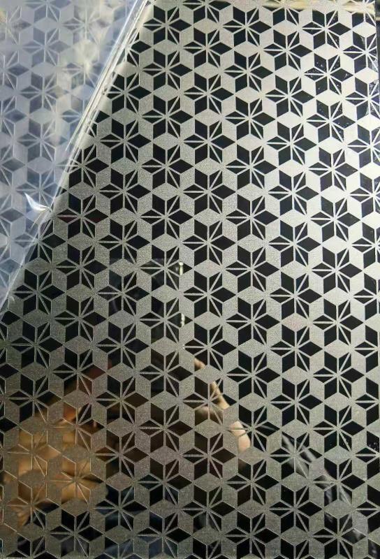 Etching 3 (KS-E062) màu trắng dùng lắp đặt thang máy, trang trí nội ngoại thất