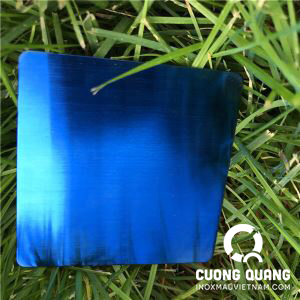 Inox xanh xước có dùng để trang trí lan can được không?