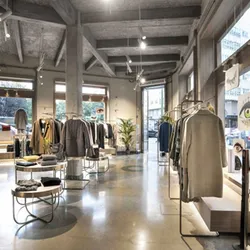 Thi công nội thất showroom