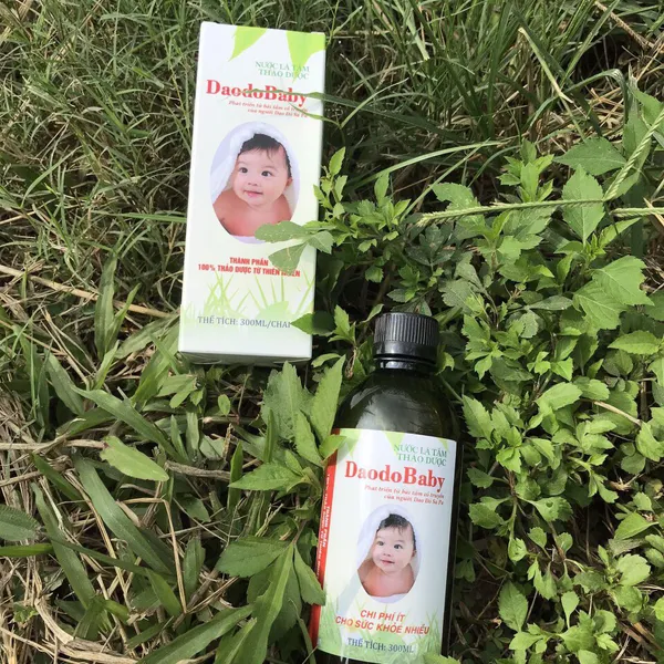 Nước tắm thảo dược người Dao Đỏ dành cho em bé DaodoBaby