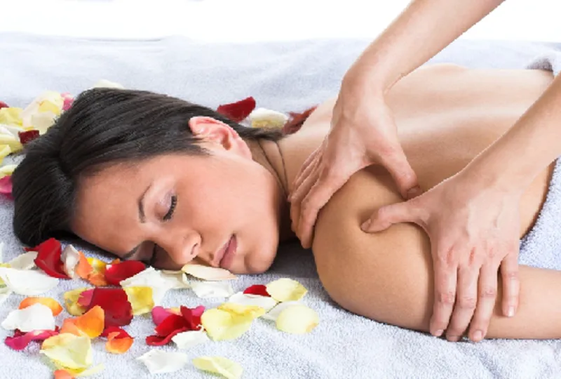 Tác dụng của tẩm quất và massage