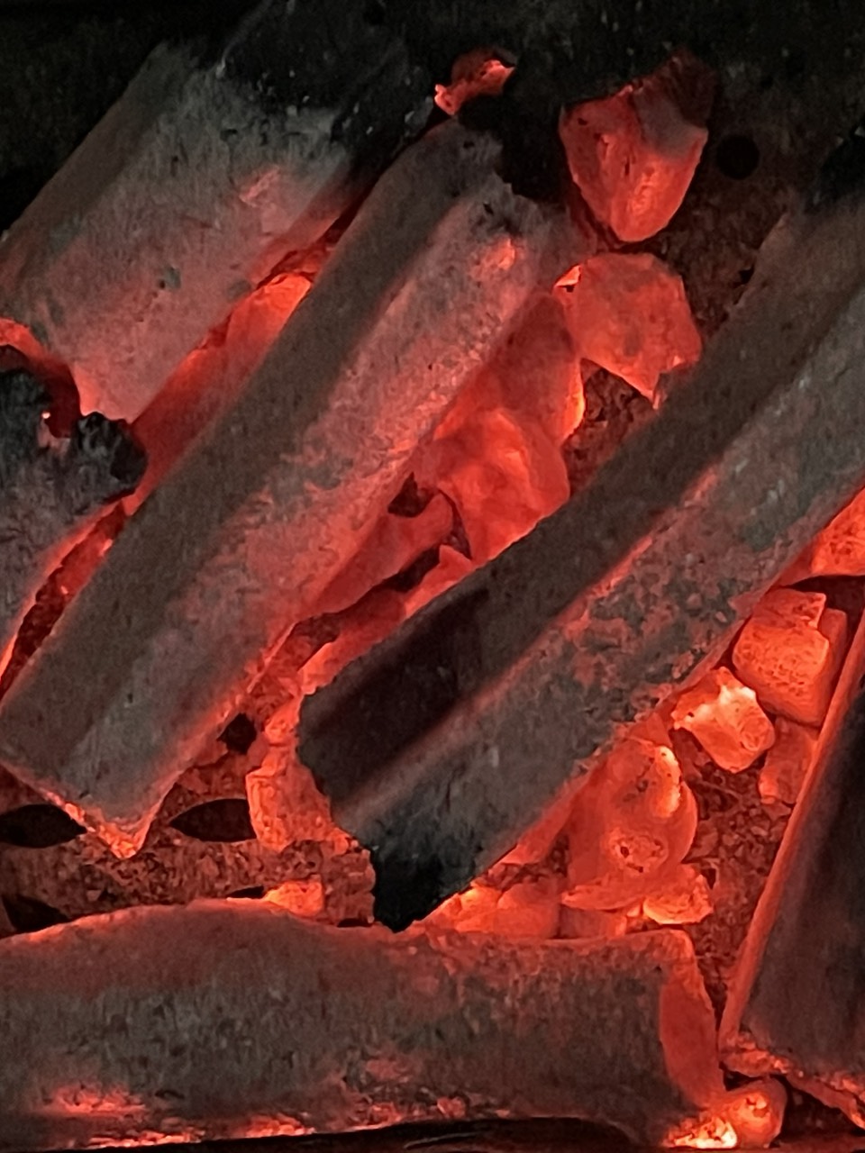 Thời gian cháy của than không khói lâu hơn Thời gian cháy của than không khói lâu hơn