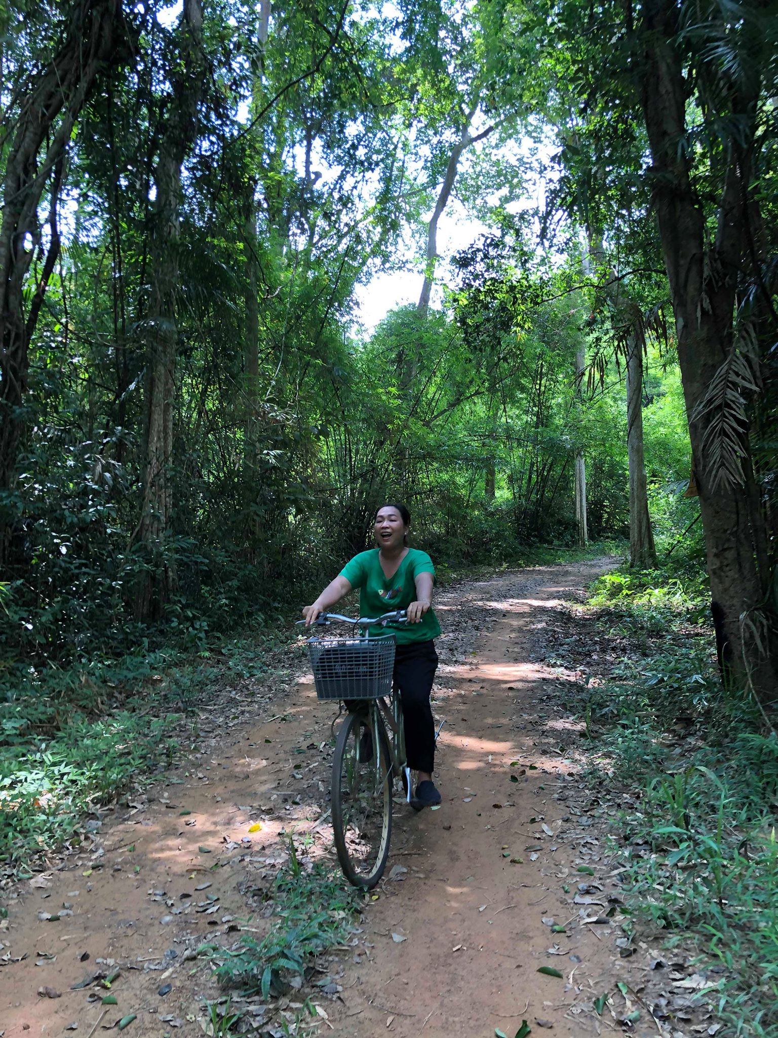 Thiền Trăng tắm rừng - Vui bên rừng Thiền Trăng tắm rừng - Vui bên rừng