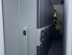 Bàn giao tủ Compactor tay quay tại Số 5 Công Trường Mê Linh