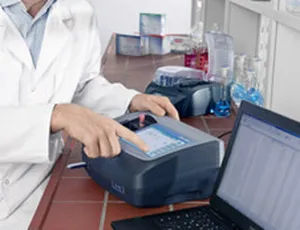 Máy đo quang phổ để bàn DR3900