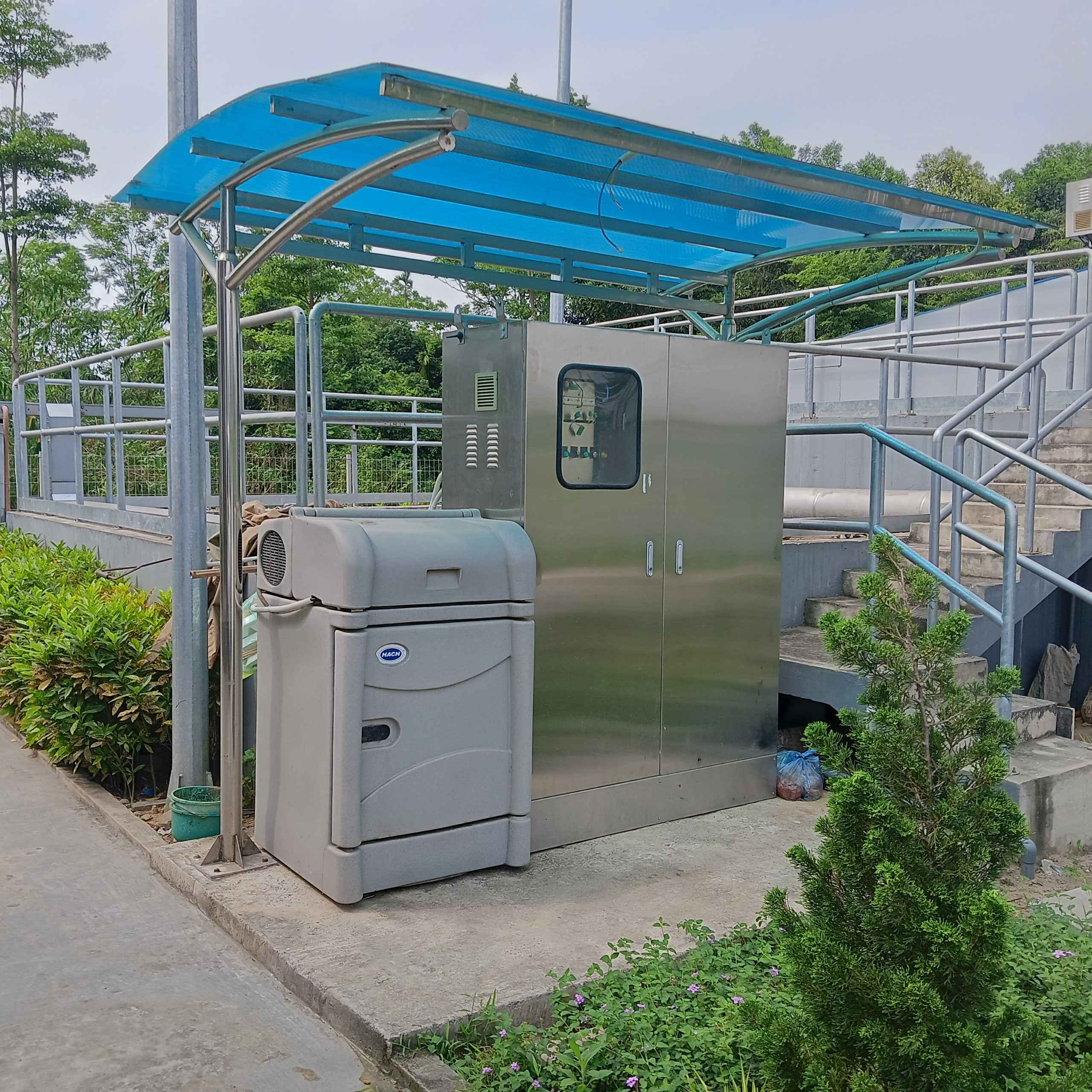 Trạm quan trắc nước thải sinh hoạt trường đại học quốc gia Hà Nội Trạm quan trắc nước thải sinh hoạt trường đại học quốc gia Hà Nội