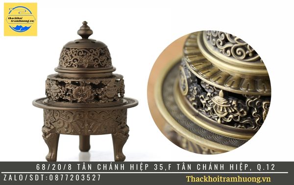 lư xông trầm bằng đồng với đường nét hoa văn tinh tế, sang trọng lư xông trầm bằng đồng với đường nét hoa văn tinh tế, sang trọng