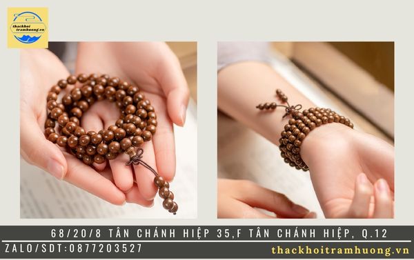 vòng trầm hương phù hợp đeo được cho cả hai tay vòng trầm hương phù hợp đeo được cho cả hai tay