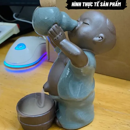 Thác Khói Trầm Hương Mẫu Chú Tiểu Ngộ Nghĩnh