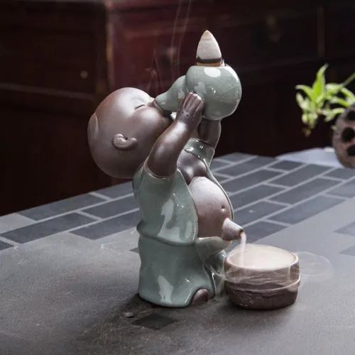 Thác Khói Trầm Hương Mẫu Chú Tiểu Ngộ Nghĩnh