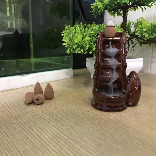 Thác khói trầm hương Mẫu Cây Trúc