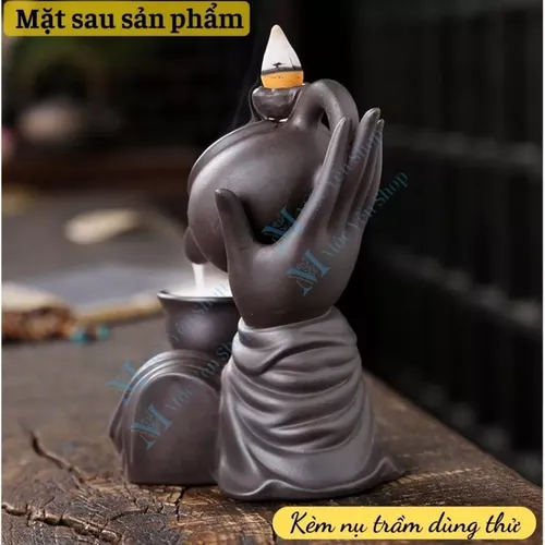 Thác Khói Trầm Hương Mẫu Tay Nâng Ấm Trà