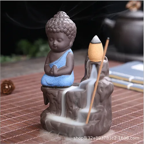 Thác khói trầm hương Mẫu Phật Tọa Bên Suối Màu Xanh