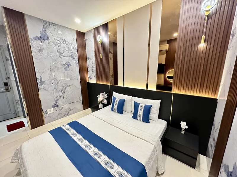  Economy Room