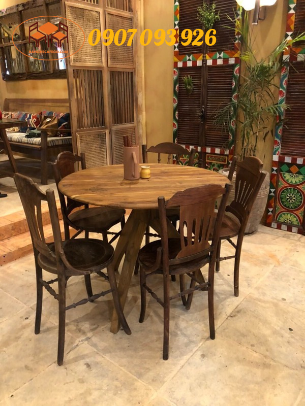 Mẫu bàn ăn tròn truyền thống