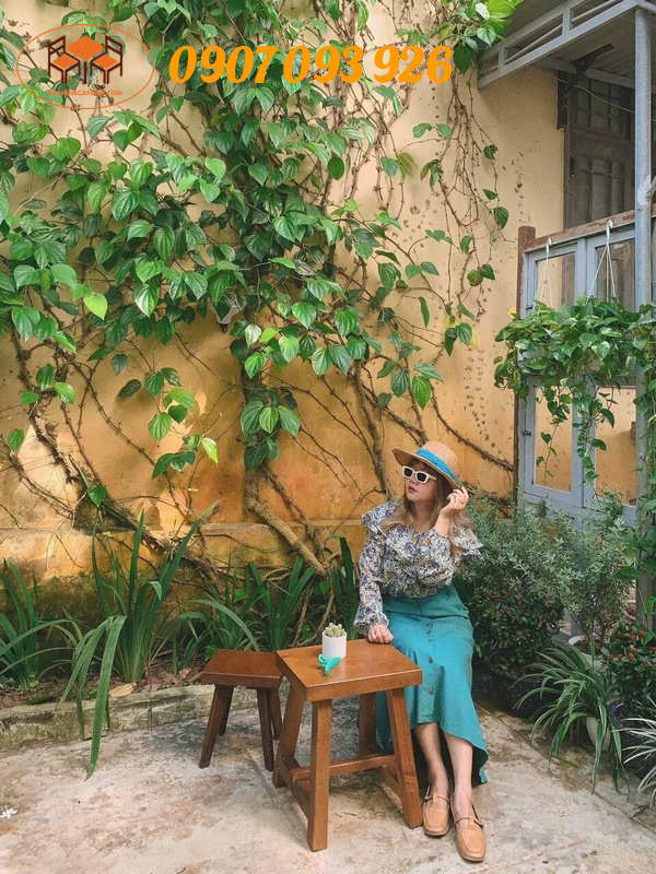 Bàn ghế gỗ hợp nhiều xu hướng quán cà phê