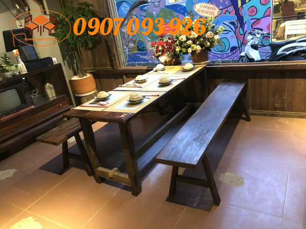 Kích thước bàn ăn phải hợp không gian quán