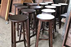 Ghế quán cafe gỗ- Nên mua gỗ tự nhiên hay gỗ công nghiệp