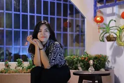 Chọn mẫu bàn ghế cafe gỗ nào cho quán cà phê lãng mạn?