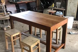 Những tiêu chí quan trọng khi lựa chọn bàn ăn nhà hàng