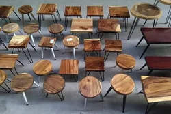 Nên lựa chọn bàn ghế gỗ cafe mini thiết kế tròn hay vuông?