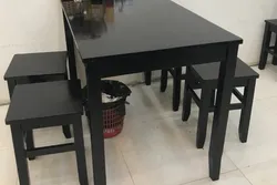 Ưu điểm nổi trội khi dùng bàn ghế gỗ quán ăn cho nội thất