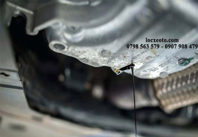 dụng cụ tháo giúp ngăn chặn hiện tượng rò rỉ nhớt ở nơi động cơ dụng cụ tháo giúp ngăn chặn hiện tượng rò rỉ nhớt ở nơi động cơ