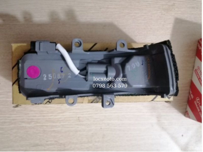 Đèn xi nhan trên gương TOYOTA Camry Altis Vios Đèn xi nhan trên gương TOYOTA Camry Altis Vios