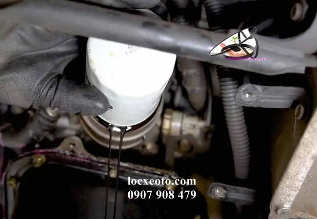 lắp đặt lọc nhớt không đúng cách dẫn rò rì nhớt lắp đặt lọc nhớt không đúng cách dẫn rò rì nhớt