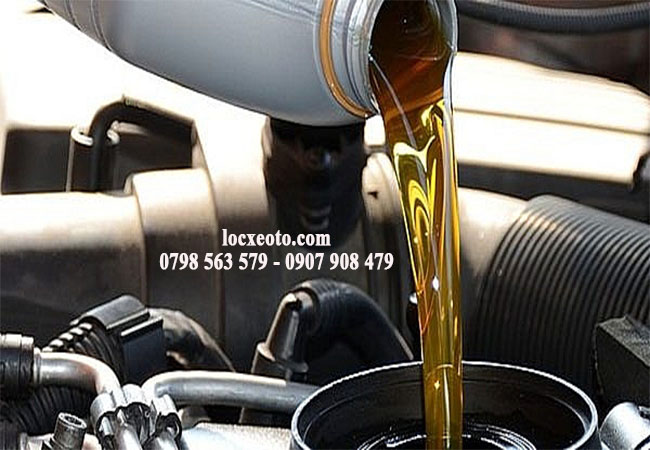 đổ nhớt mới sau khi thay lọc dầu hyundai đổ nhớt mới sau khi thay lọc dầu hyundai