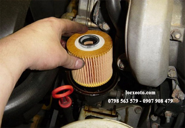 kiểm tra định kỳ lọc dầu ô tô để xe luôn đạt hiệu quả hoạt động tốt kiểm tra định kỳ lọc dầu ô tô để xe luôn đạt hiệu quả hoạt động tốt