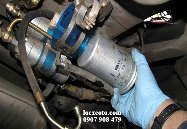 bảo dưỡng lọc xăng ô tô duy trì hiệu suất độ bền cho xe ô tô bảo dưỡng lọc xăng ô tô duy trì hiệu suất độ bền cho xe ô tô