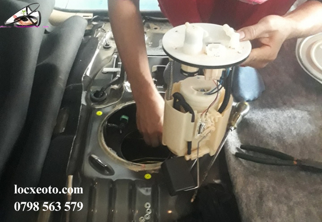 Lọc xăng không đúng loại gây hư hỏng cho các bộ phận khác của hệ thống nhiên liệu. Lọc xăng không đúng loại gây hư hỏng cho các bộ phận khác của hệ thống nhiên liệu.