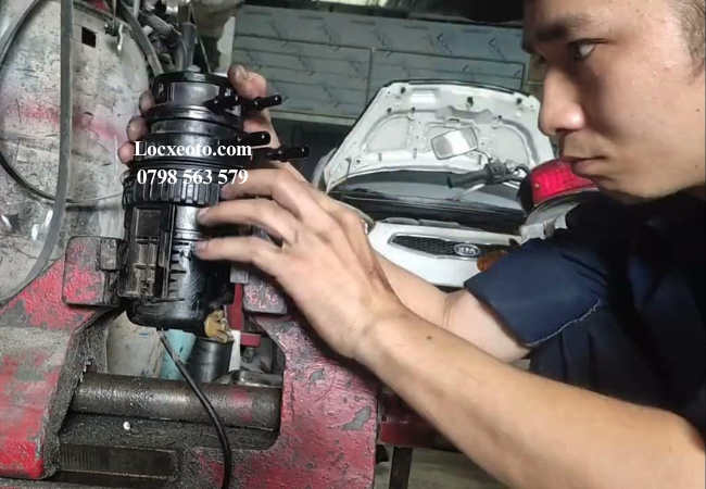 Đừng quên thay lọc nhiên liệu đúng định kỳ để bảo vệ “xế yêu” Đừng quên thay lọc nhiên liệu đúng định kỳ để bảo vệ “xế yêu”