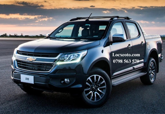 Tránh thay lọc nhiên liệu Colorado khi xe còn nóng hoặc động cơ đang hoạt động Tránh thay lọc nhiên liệu Colorado khi xe còn nóng hoặc động cơ đang hoạt động