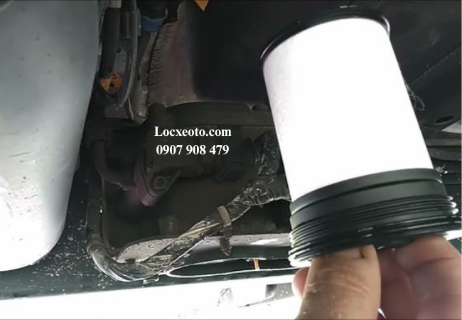 Lọc nhiên liệu nên được thay sau mỗi 20.000 – 30.000 km Lọc nhiên liệu nên được thay sau mỗi 20.000 – 30.000 km
