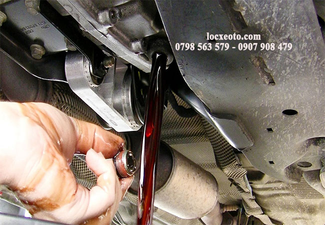 nhớt đen cần thay ngay lọc dầu xe hyundai nhớt đen cần thay ngay lọc dầu xe hyundai