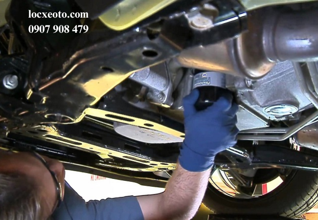 Thay lọc dầu diesel được khuyến cáo là mỗi 20.000 đến 30.000 km hoặc mỗi 1-2 năm Thay lọc dầu diesel được khuyến cáo là mỗi 20.000 đến 30.000 km hoặc mỗi 1-2 năm