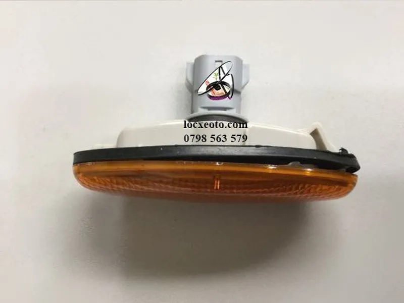 Đèn xi nhan hông xe mazda 626