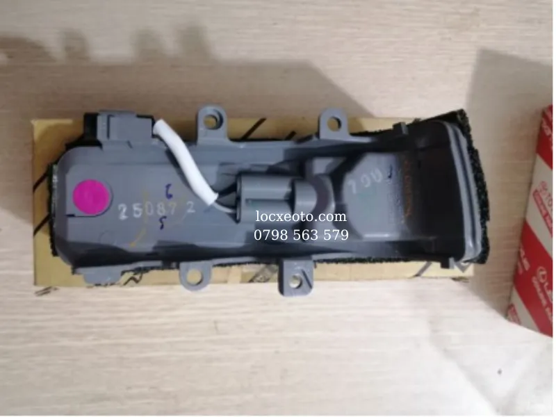 ĐÈN XI NHAN TRÊN GƯƠNG TOYOTA CAMRY ALTIS VIOS 2006 - 2013
