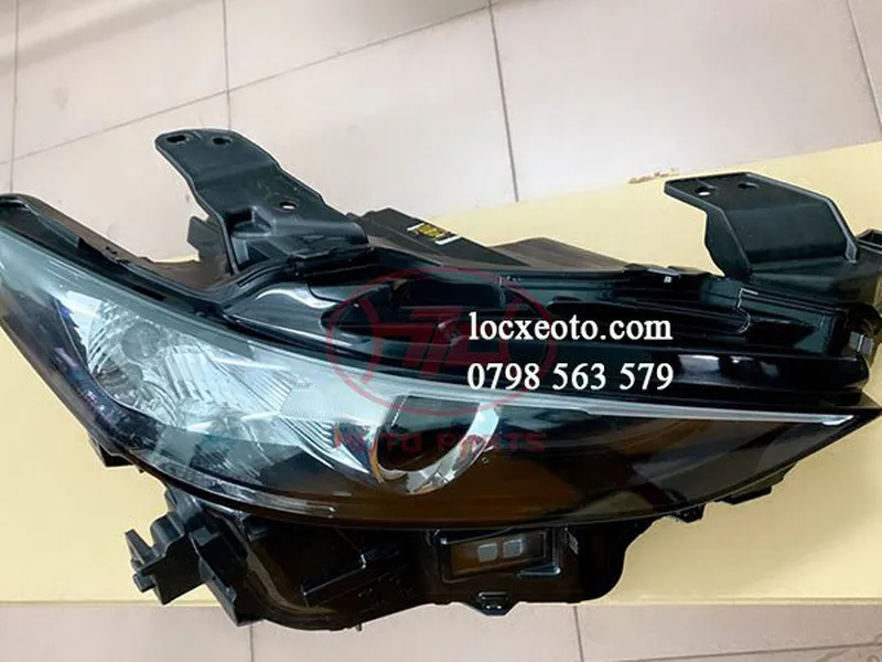 Đèn pha xe ô tô mazda 3 có led chính hãng mazda