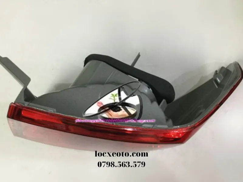Đèn hậu ngoài honda city