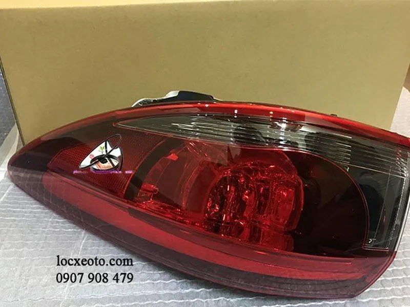 Đèn hậu ngoài mazda 6