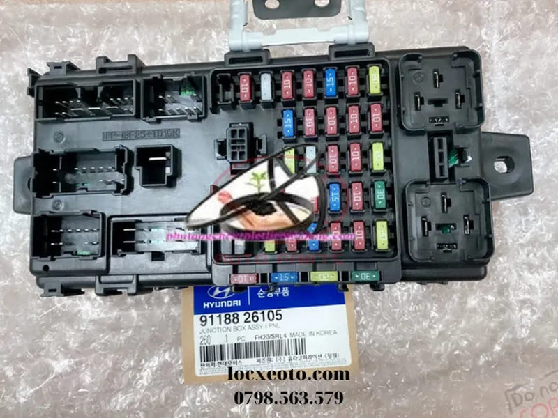 Hộp cầu chì trong xe Santafe