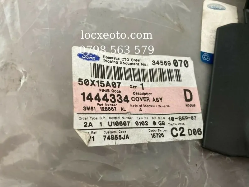 Nắp hộp ECU xe Ford Focus