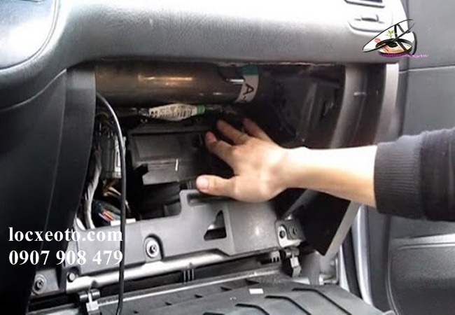 các thao tác mở hộp lọc gió các thao tác mở hộp lọc gió