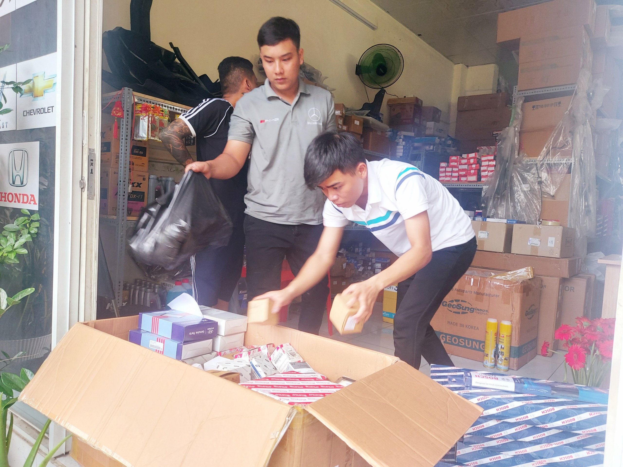 liên phương cung cấp đa dạng sản phẩm lọc bảo dưỡng xe liên phương cung cấp đa dạng sản phẩm lọc bảo dưỡng xe